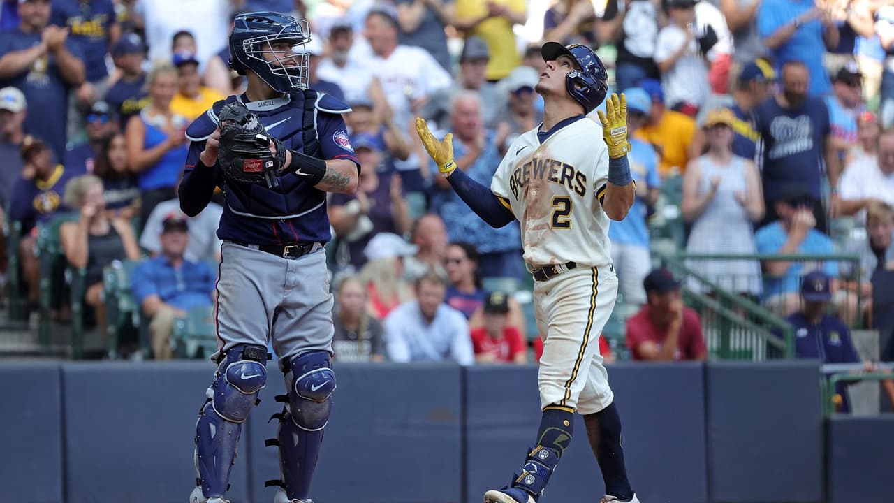 Luis Urías pega su homerun 12 de la temporada con Brewers