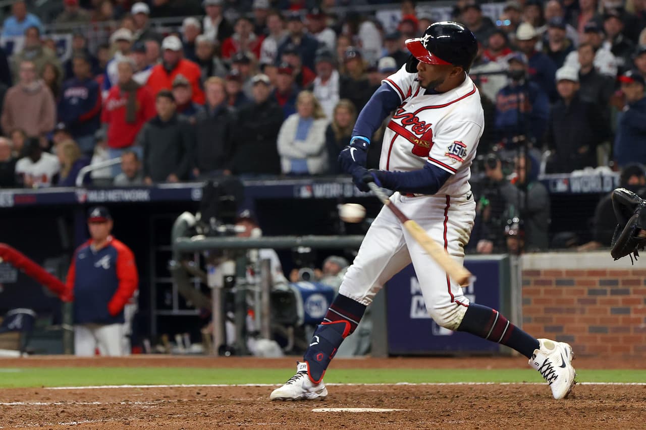 Los Astros lograron una remontada para ganar el quinto juego de la Serie Mundial con lo que evitaron que Atlanta se coronara ante su gente.