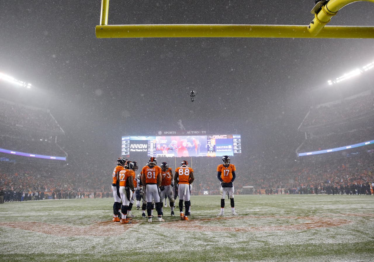 Los Broncos rompieron con la racha ganadora de los Patriots con un marcador en tiempo extra de 30-24. Checa las mejores tomas del sorprendente duelo.