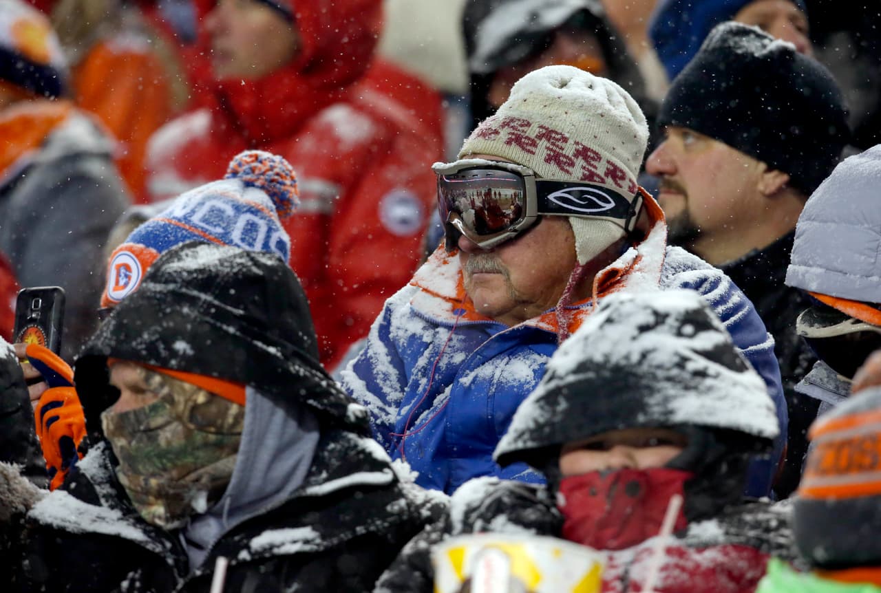 Los Broncos rompieron con la racha ganadora de los Patriots con un marcador en tiempo extra de 30-24. Checa las mejores tomas del sorprendente duelo.