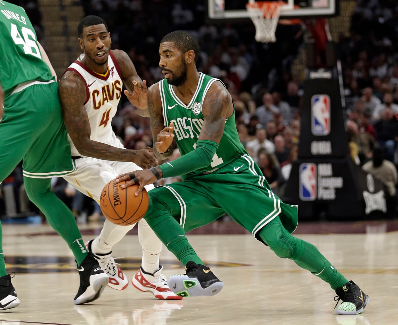 Al final Kyrie tendría la oportunidad de mandar el partido a tiempo extra con un triple, pero el tiro sería errado con lo cual Cavs ganó 102-99.