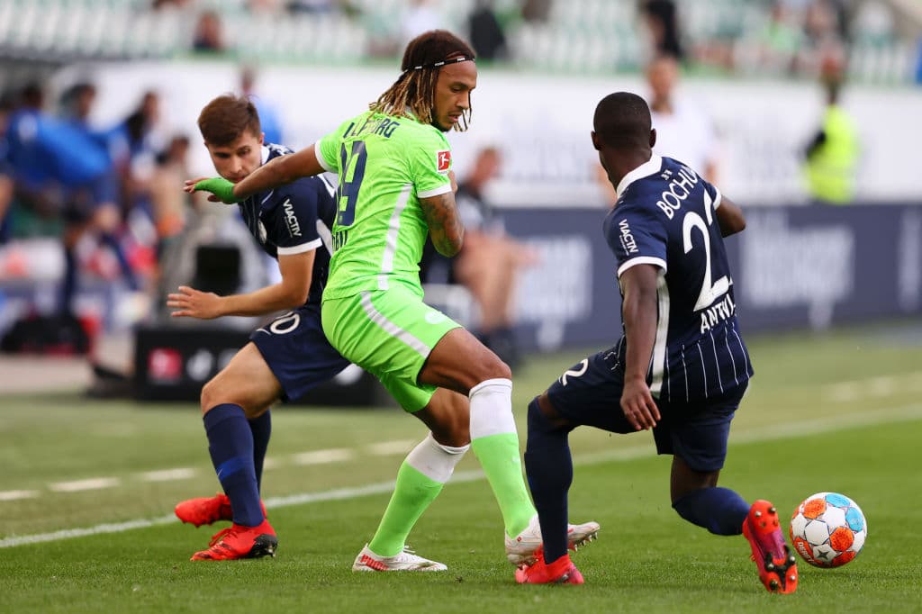 Wolfsburg se impone por la mínima ante Bochum 1-0, quienes se quedaron con 10 hombres en el campo. La anotación fue por parte de Wout Weghorst al minuto 22 del encuentro, durante el primer partido de temporada en la Bundesliga.