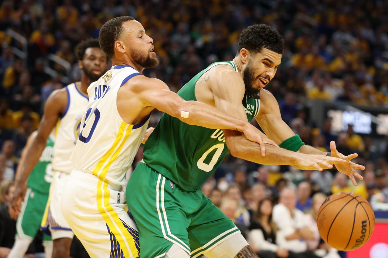 Los Boston Celtics vinieron de atrás en los últimos minutos para derrotar a los Goden State Warriors en el Juego 1 de las NBA Finals.