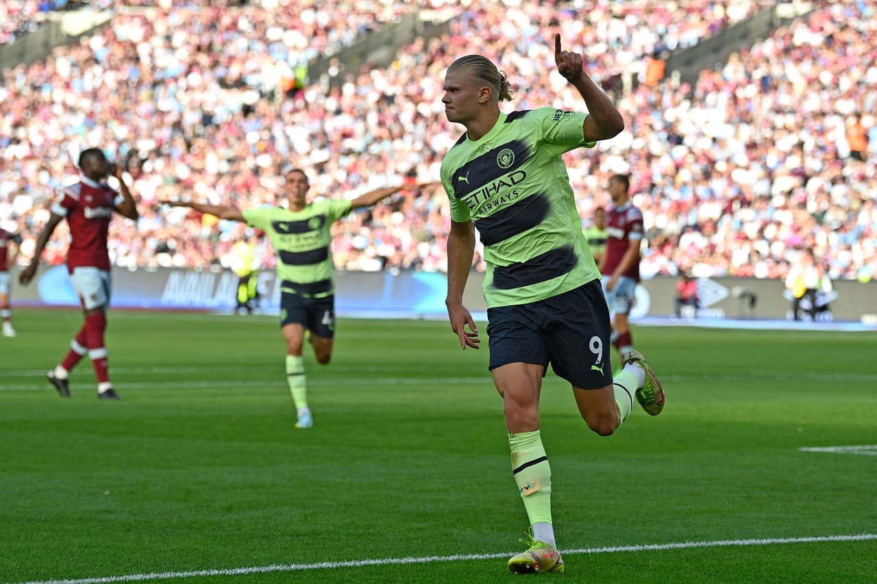 Erling Haaland inició de gran forma su etapa en la Premier League con el Manchester City al marcar un doblete en la victoria ante West Ham United.