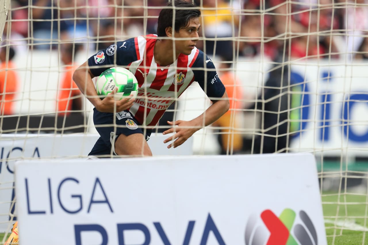 Macías acercó a su equipo al 88' pero fue muy tarde.