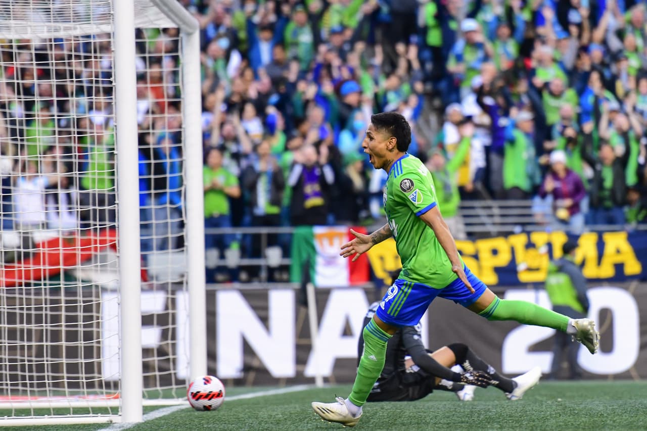 Seattle Sounders fue ampliamente superior a Pumas y se impuso con un doblete de Raúl Ruidíaz y otro tanto de Nicolás Lodeiro.