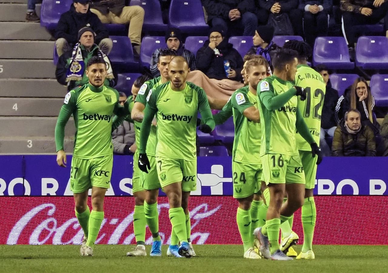 El resultado deja al Valladolid con cinco cotejos en La Liga sin ganar; mientras tanto, el equipo del 'Vasco' Aguirre está a dos puntos para salir de la zona de descenso.