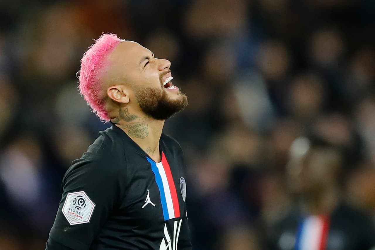 Neymar ocupa el cuarto sitio con un ‘sueldo’ de 95.5 millones de dólares anuales. En 2016 se convirtió en el primer embajador de futbol de la marca Jordan de Nike.