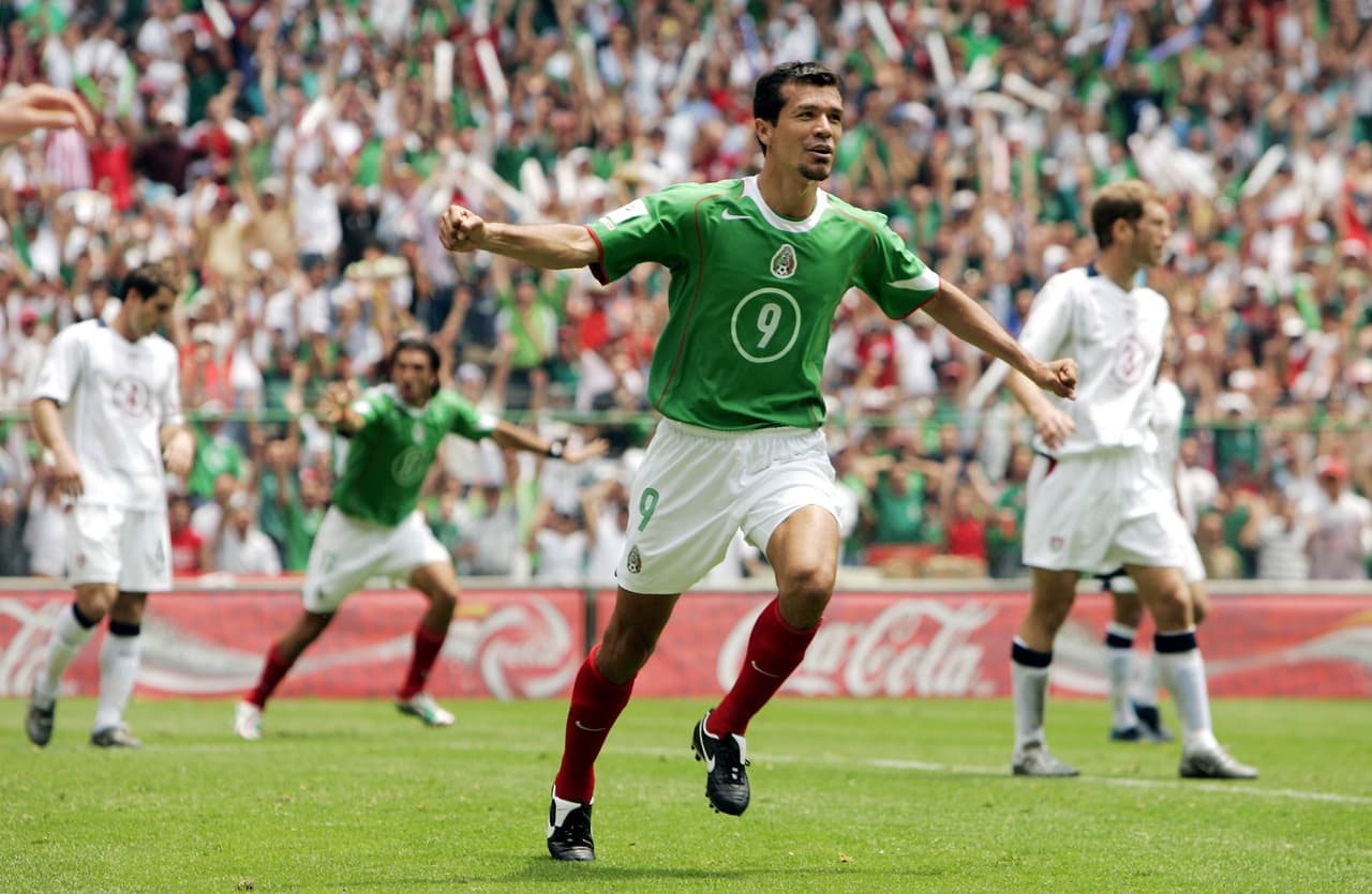 Borgetti es el máximo goleador histórico de la Selección de México con 45 goles, igualado por Javier 'Chicharito' Hernández.