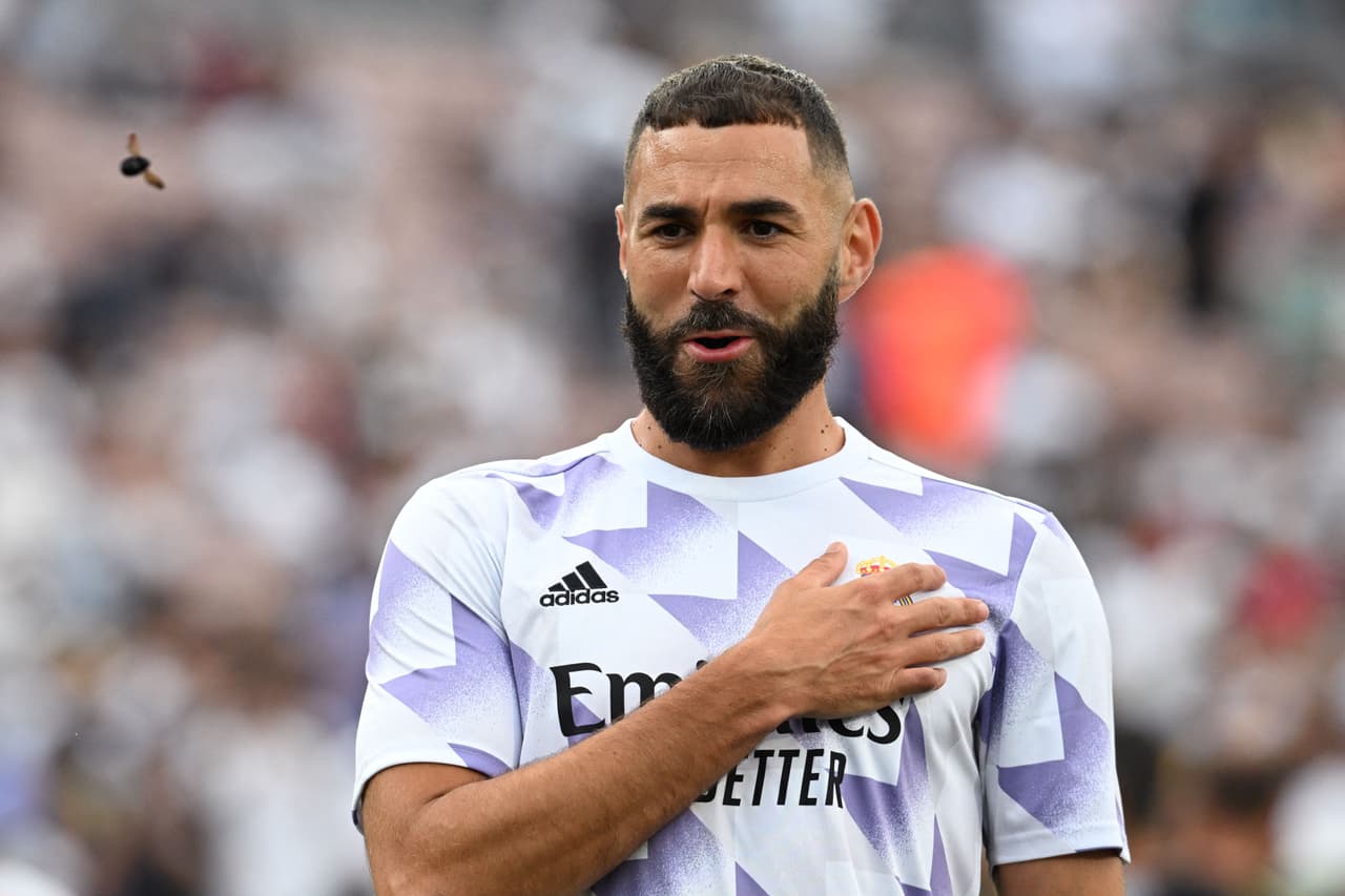 Benzema, después de tres semanas, vuelve a prácticas con el Real Madrid