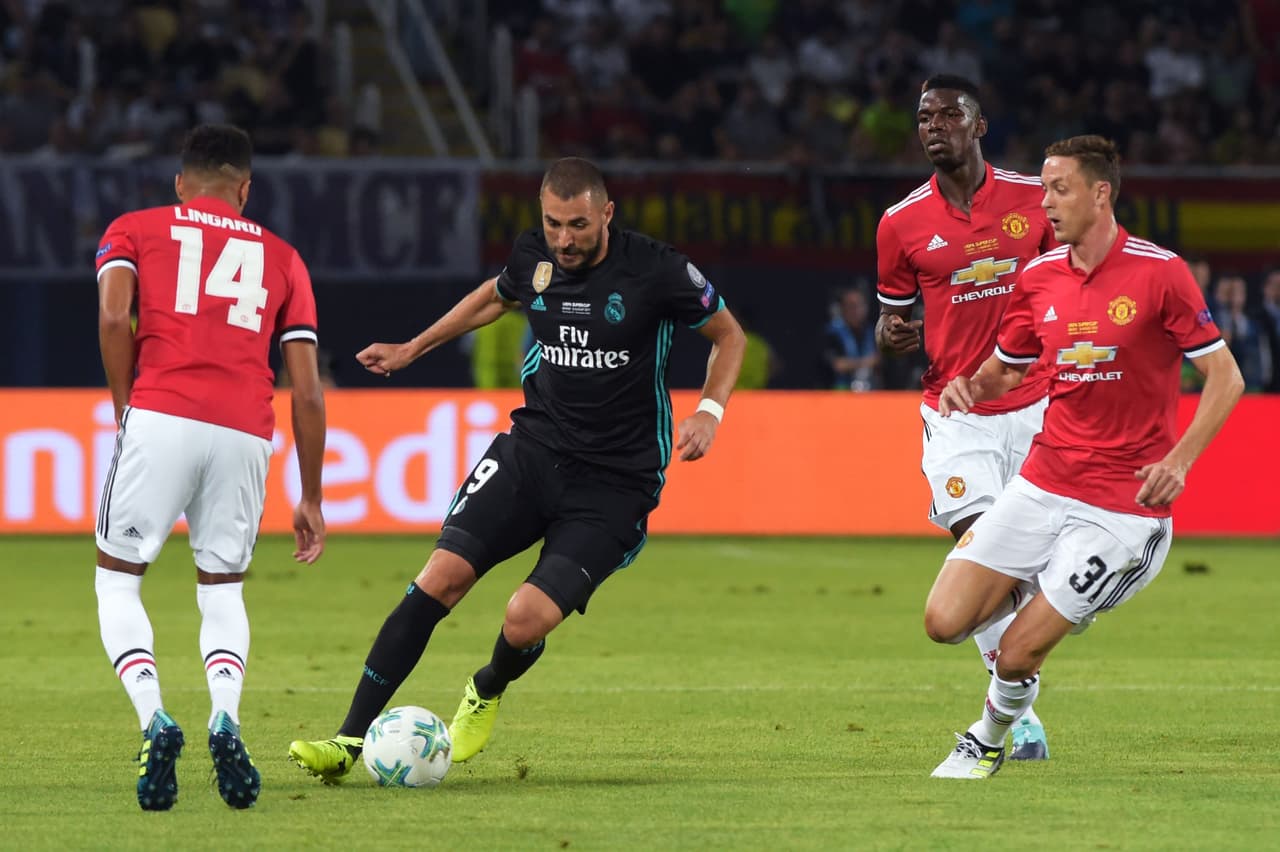 A falta de CR7 para completar la BBC, Benzema cumplió con su rol como delantero y pivoteador en el borde del área.