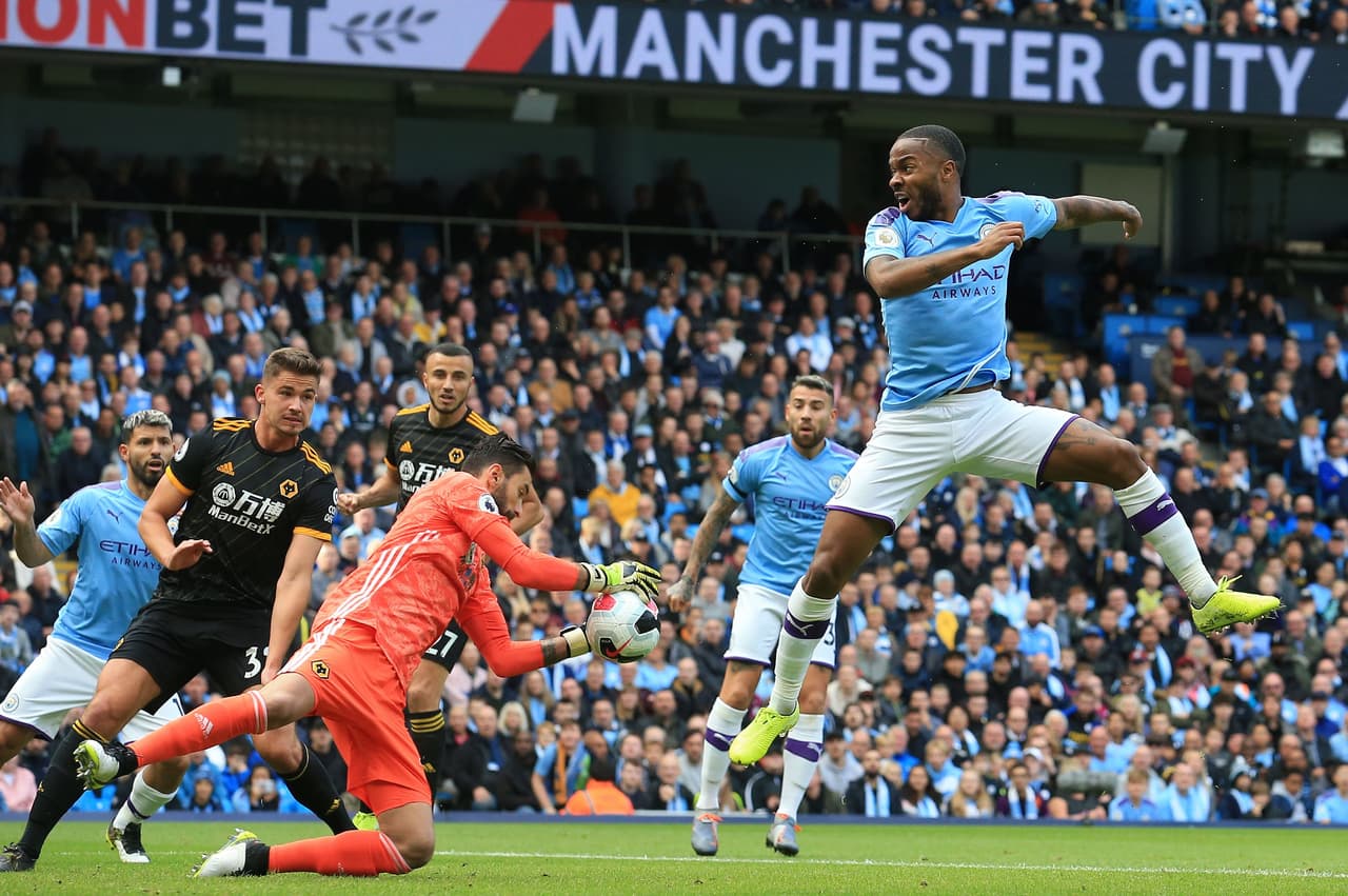 El jugador del Manchester City, Riyad Mahrez, ha anotado goles de tiro libre en sus últimas dos apariciones y ha contribuido a las victorias contra el Watford y Everton.