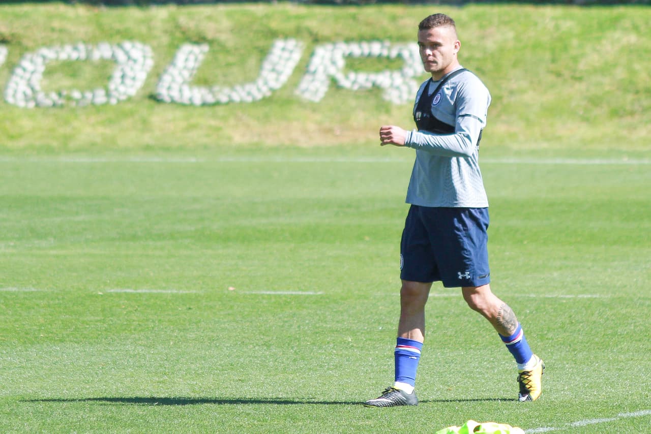 Jonathan Rodríguez entiende que la lucha por un puesto en la titular es dura pero espera inclinar la balanza con su experiencia.