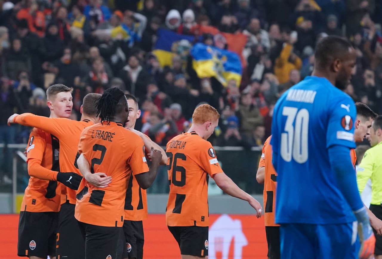 Barcelona empató con Manchester United y Ajax hizo lo propio en casa ante Union Berlin. Shakhtar se impuso al Rennes y Salzburg dio la sorpresa contra AS Roma.