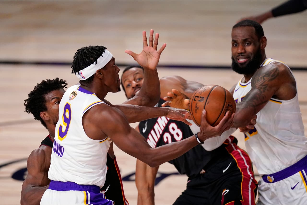 Los Lakers consiguen llevarse el sexto partido con un marcador de 106-93 sobre el Miami Heat, resuelven la serie y levantan el título número 17 de la franquicia.