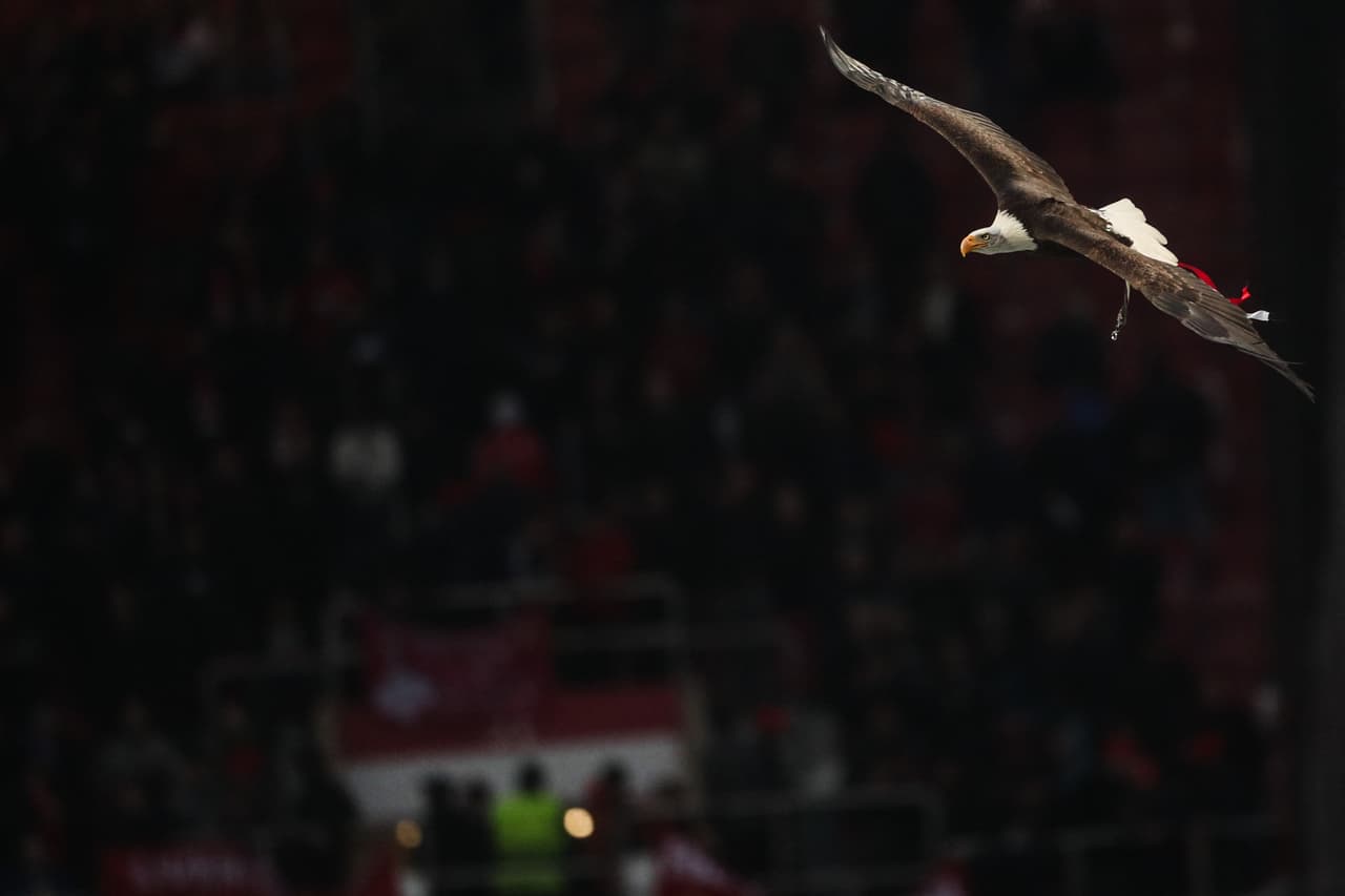 Liverpool goleó de visitante 1-3 a Benfica con goles de Konaté, Mané y Luis Díaz para tomar buena ventaja en la ida de los Cuartos de Final de la UEFA Champions League en Lisboa; la vuelta será el próximo miércoles en Anfield Road.