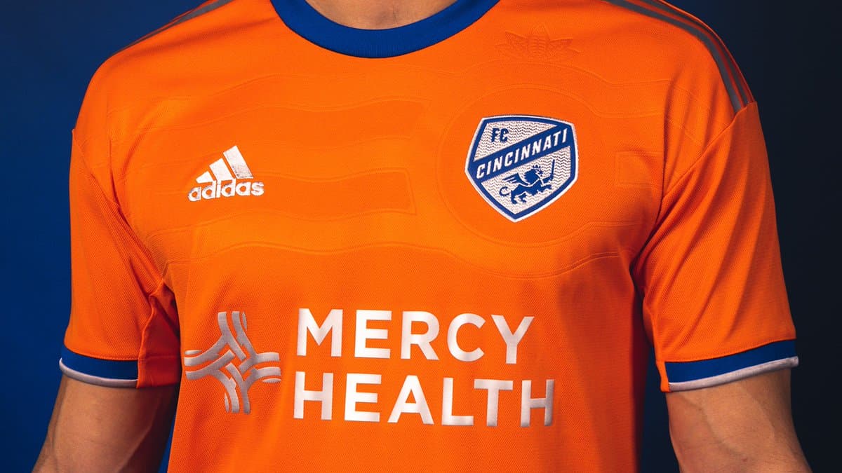 Están aquí! Los 26 uniformes para la temporada 25 de la MLS. ¿Cuál