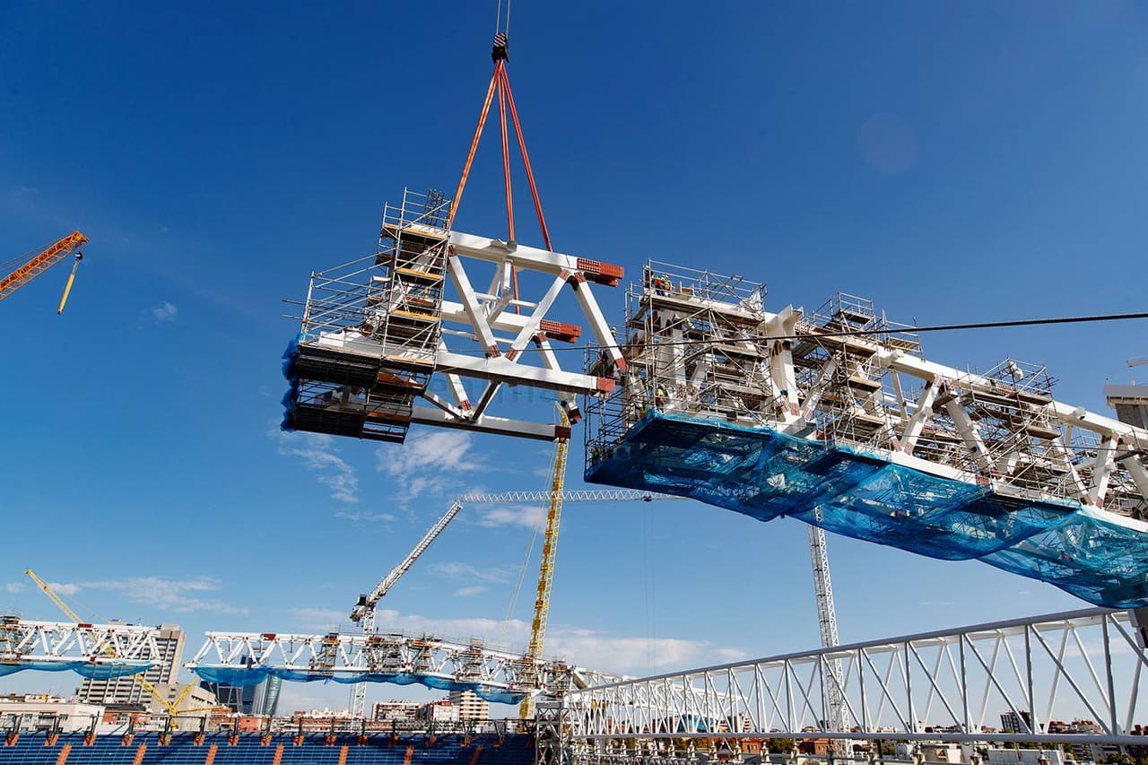 Las obras del Santiago Bernabéu continúan a marchas forzadas y ya se comienzan a completar estructuras importantes de la remodelación.