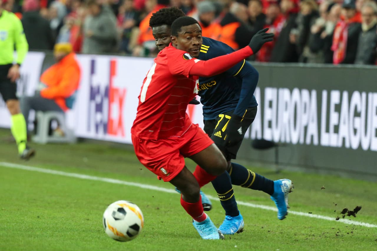 Arsenal logra remontar y empatar marcador 2-2 ante Lieja y amarra su pase a octavos de final de Europa League. Bukayo Saka, con gol y asistencia, es la estrella del partido.