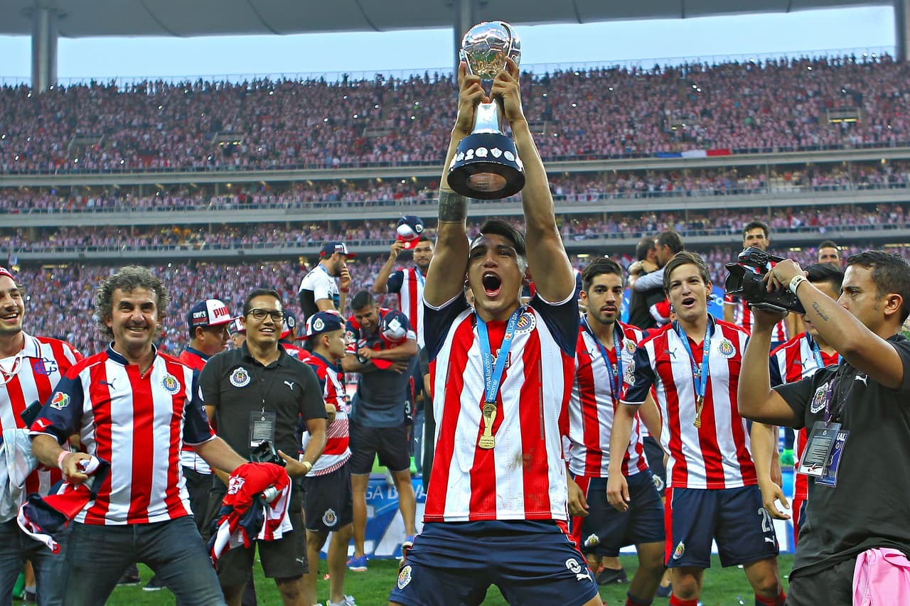 El 28 de mayo de 2017 Chivas derrotó a Tigres en la final y se alzó como campeón de la Liga MX. Todo era júbilo y felicidad en la nación rojiblanca.
