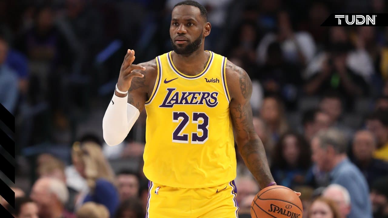LeBron James aprovechó sus buenas actuaciones recientes para ponerse un nuevo apodo y burlarse de sus críticos.