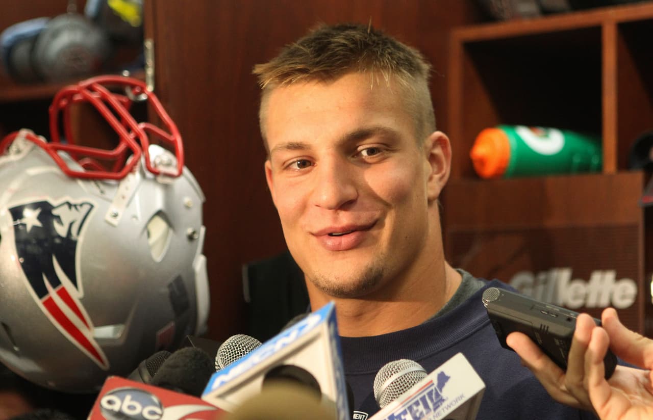 <b>Cirugías y conmociones </b>
<br>- En alguna ocasión, Gronkowski reveló que sufrió cerca de 20 conmociones y tuvo 9 cirugías producto del futbol americano.
<br>- Repasaremos sus lesiones.