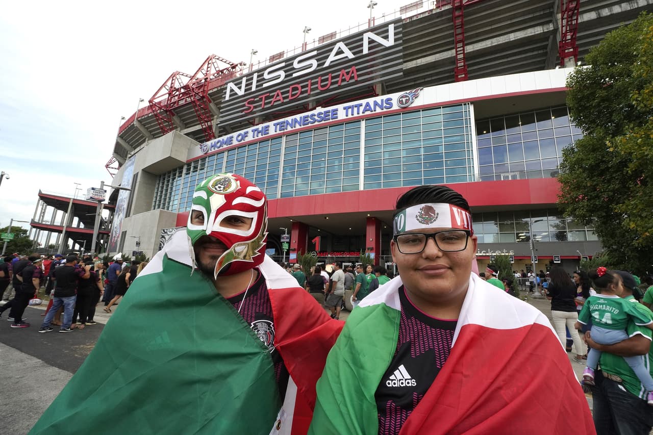 A minutos del pitazo inicial, aficionados de México y Panamá toman sus asientos para disfrutar de 90 minutos de futbol.
