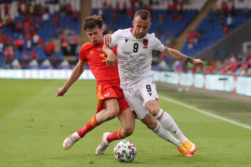 Gales empató 1-1 con Albania, Rusia venció 1-0 a Bulgaria, Israel venció como visita 1-3 sobre Montenegro y Suecia goleó 3-1 a Armenia.