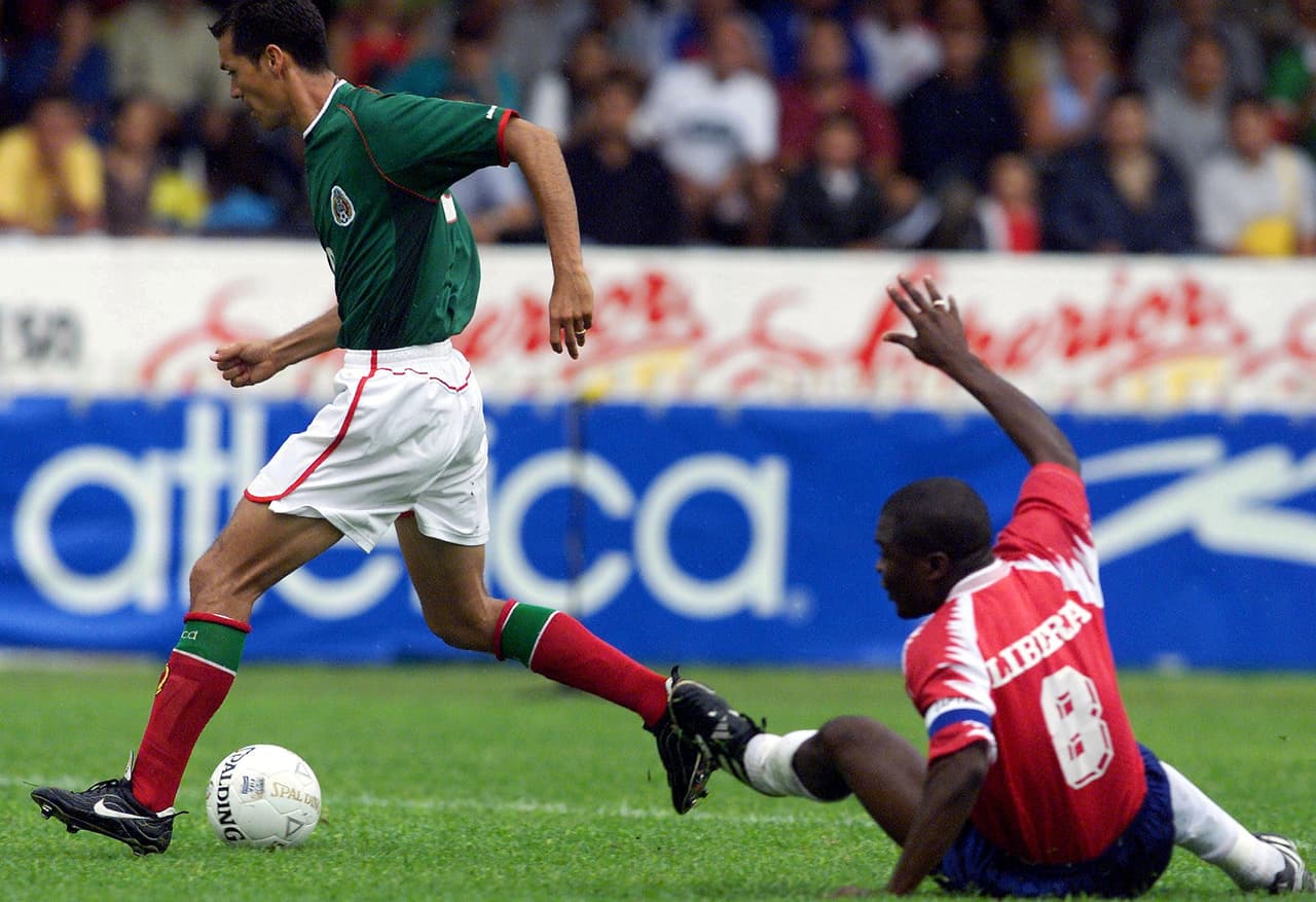 2001. México 5-4 Liberia
