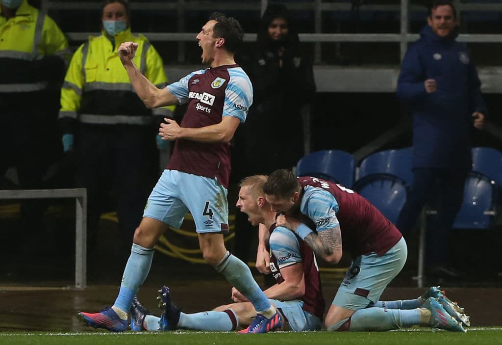 Totteham cae ante el penúltimo equipo de la tabla en la Premier League, Burnley, con marcador de 1-0, partido pendiente de la J13. El único gol de la tarde fue por parte de Ben Mee al 71'.