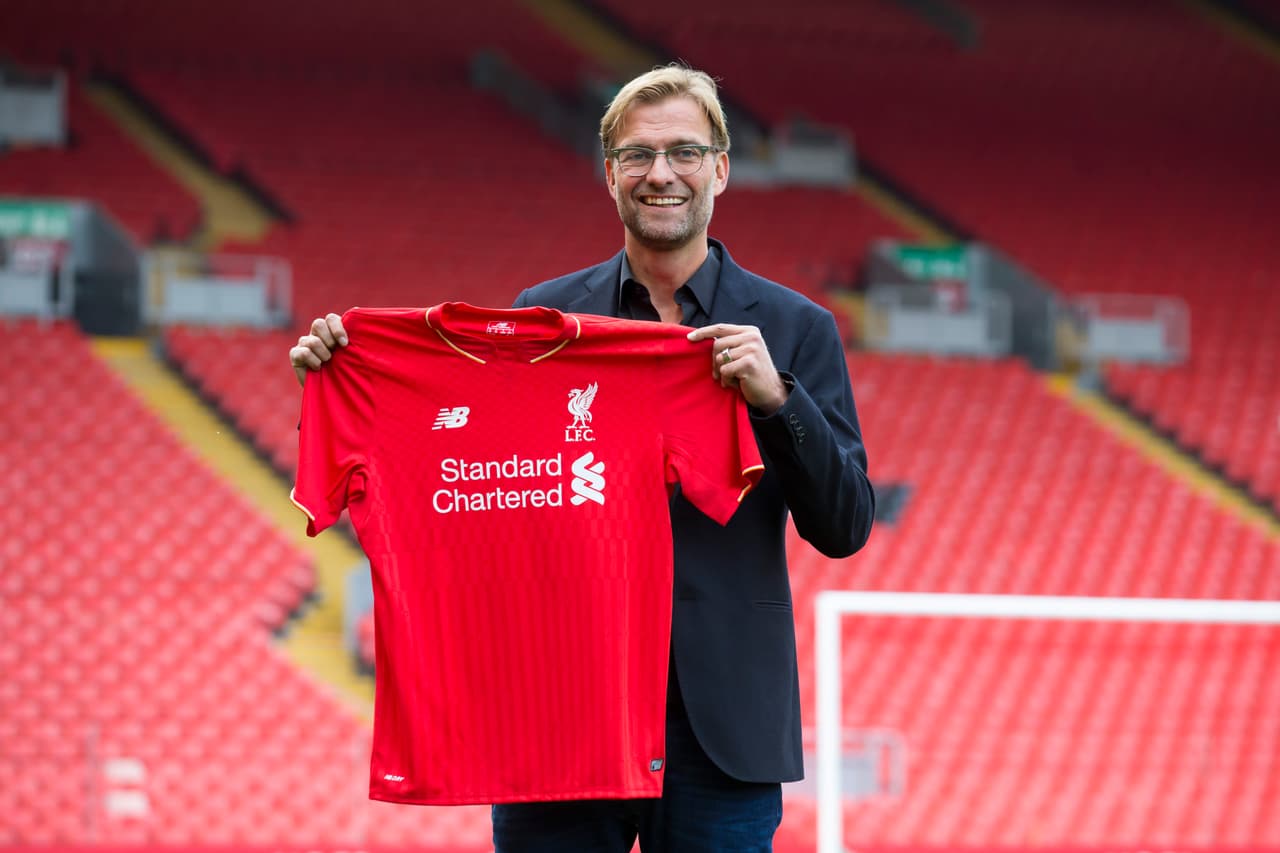 Ese maravilloso romance de logros y victorias lo catapultó a la Premier League, donde iniciaría una gran historia al frente del Liverpool.