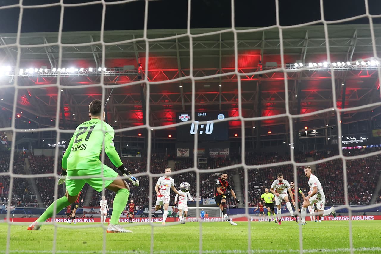 El Leipzig empató 1-1 con el Manchester City con goles de Riyad Mahrez (27') y de Joško Gvardiol (70'), mientras que el Inter de Milán rescató el empate ante el Porto con un gol de Romelu Lukaku en la ida de los Octavos de Final de la UEFA Champions League.