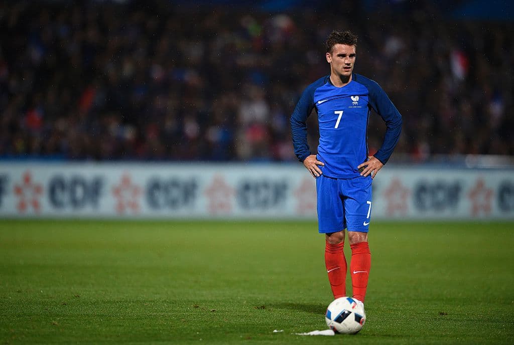 Antoine Griezmann - Mucho de lo que ocurrió con el Atlético de Madrid -que llegó a la final de la Champions League- esta campaña fue causado por el delantero francés. Implacable en el contragolpe, será en encargado de que no se extrañe la clase de Karim Benzema en la delantera local.