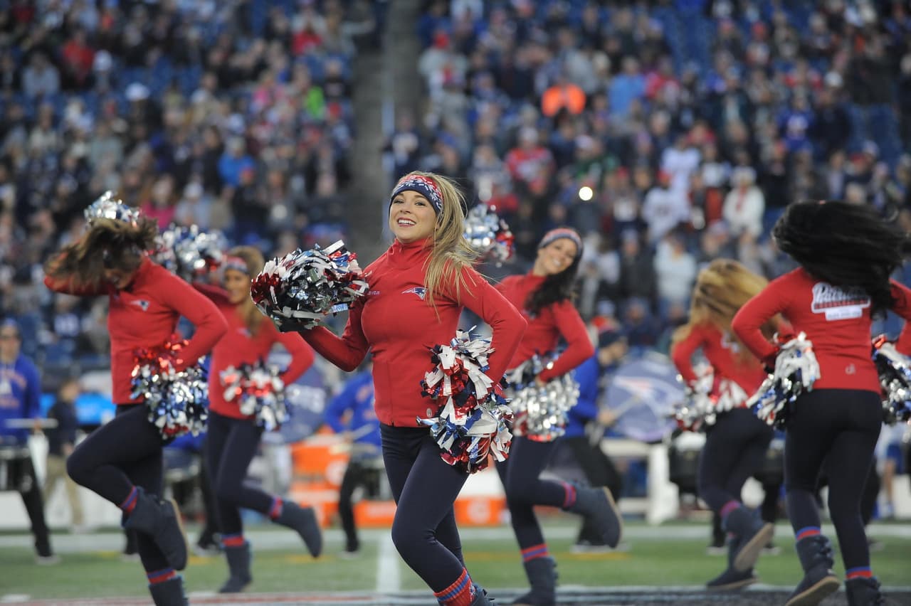 Esta hermosa porrista, de cara angelical, está en las filas de los actuales campeones de la NFL, los New England Patriots. Checa sus mejores imágenes.