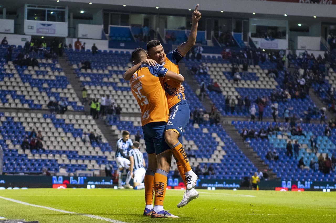 Con goles de Federico Mancuello y Guillermo Martínez, el Puebla obtuvo su primer triunfo del Clausura 2023 en la Jornada 2 al vencer al Querétaro, que se quedó con uno menos tras la expulsión de Kevin Balanta al minuto 8.