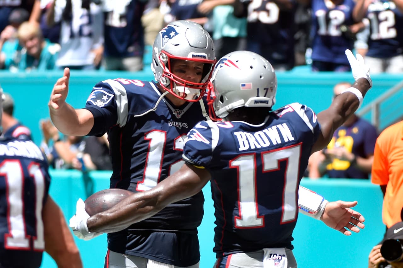 Brown publicó un mensaje dedicado para Tom Brady con la leyenda "Love ya champ, that was fun #Doitforme". Pidiendo al QB de New England que lo hiciera por él.