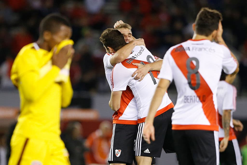 River Plate festeja uno de sus goles ante Trujillanos.
