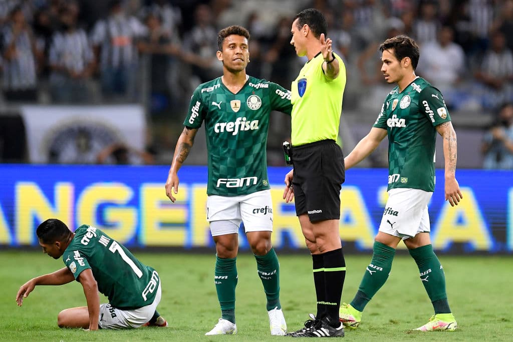 Tras un empate 0-0 en la ida Atlético Mineiro y Palmeiras repiten dosis, pero como el empate fue con 1-1 Palmeiras obtiene su pase a la final por el gol de visitante.