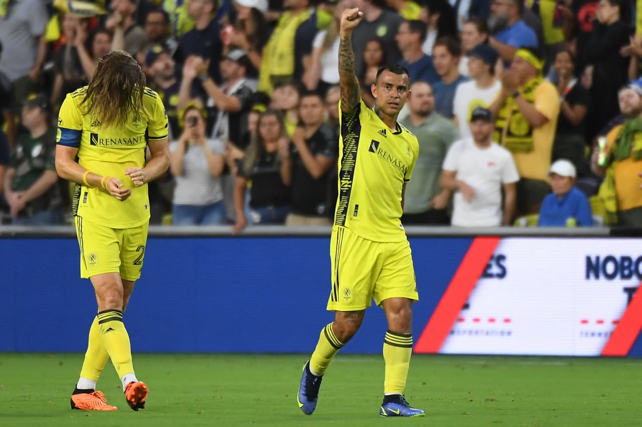 ¡Pura Vida en Nashville! Randall Leal despedaza sistema defensivo de Wayne Rooney