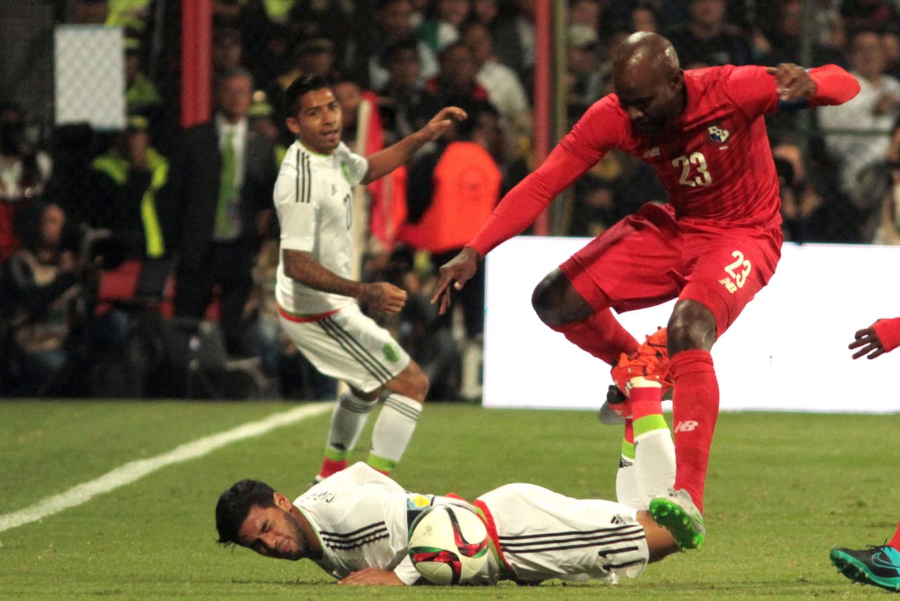 Felipe Baloy es un emblema de Panamá y si México no pudo brillar es gracias al buen juego del central. Calificación 9