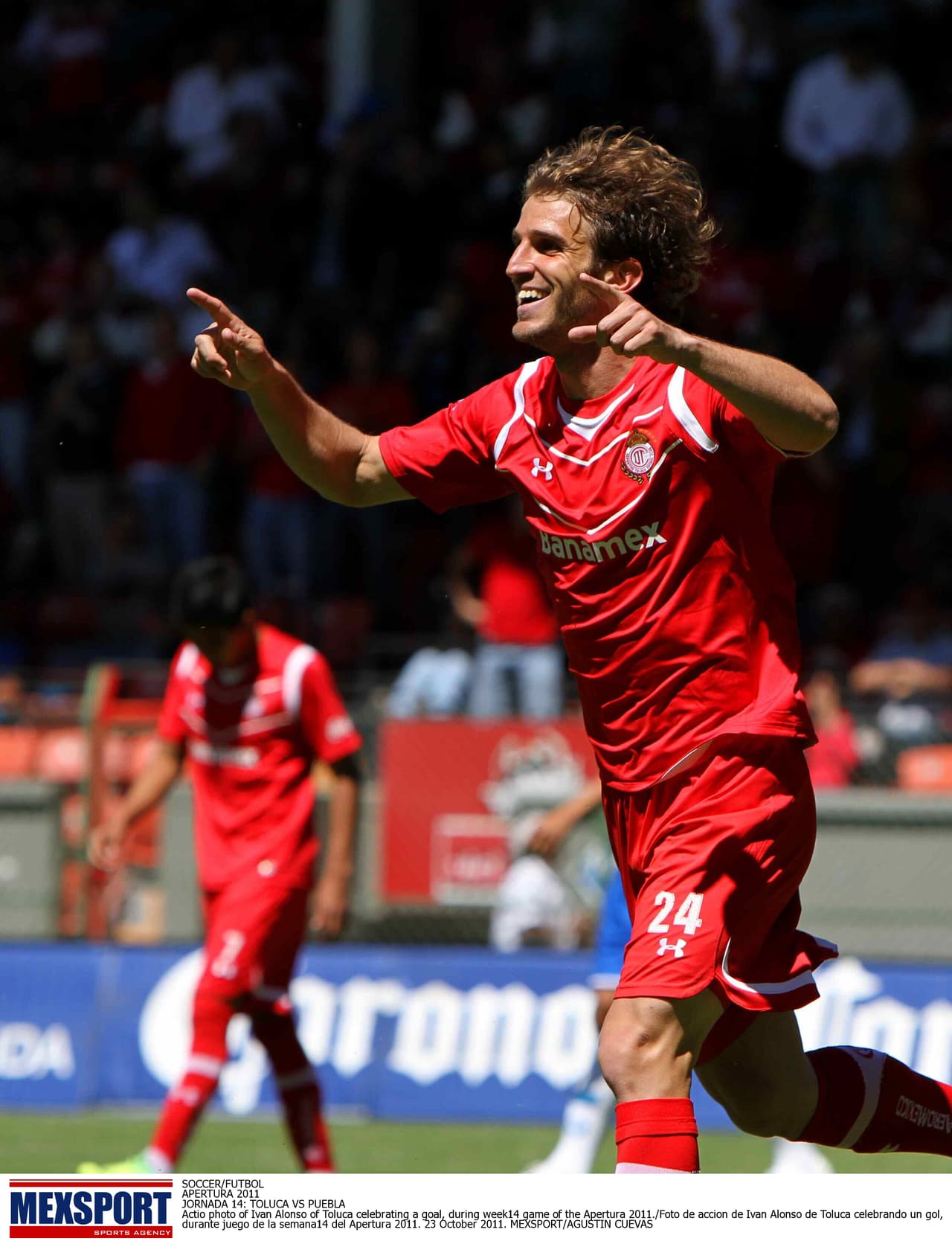 El uruguayo Iván Alonso lograría su primer título de goleo en nuestro país al marcar 11 tantos en el Apertura 2011.