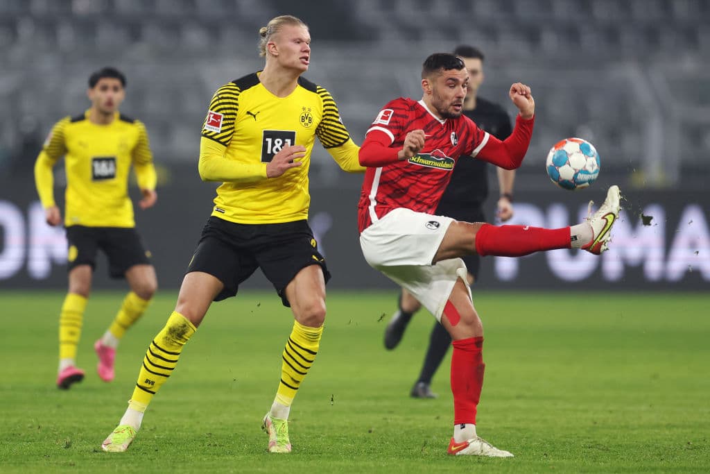 Borussia Dormund golea 5-1 al Freiburg con un doblete de Thomas Meunir, otro doblete de Erling Braut Halaand y un gol de Mahmoud Dahoud.