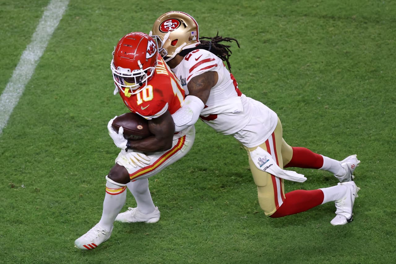 Tyreek Hill con la recepción que le dio un vuelco al partido en el Super Bowl LIV.
