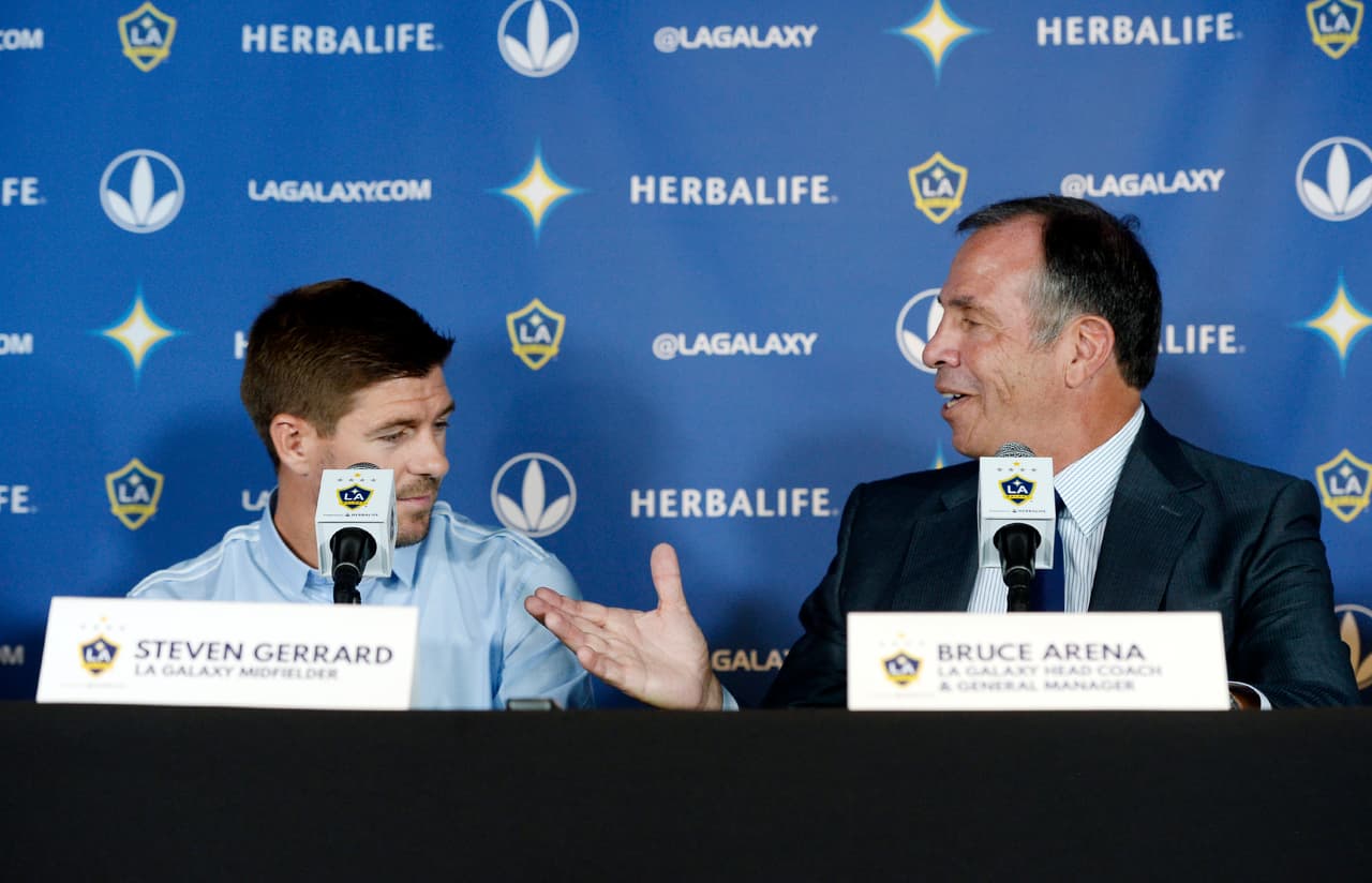 Steven Gerrard se incorporó a Los Angeles Galaxy en junio de 2015, en donde se encontró con el técnico estadounidense Bruce Arena.