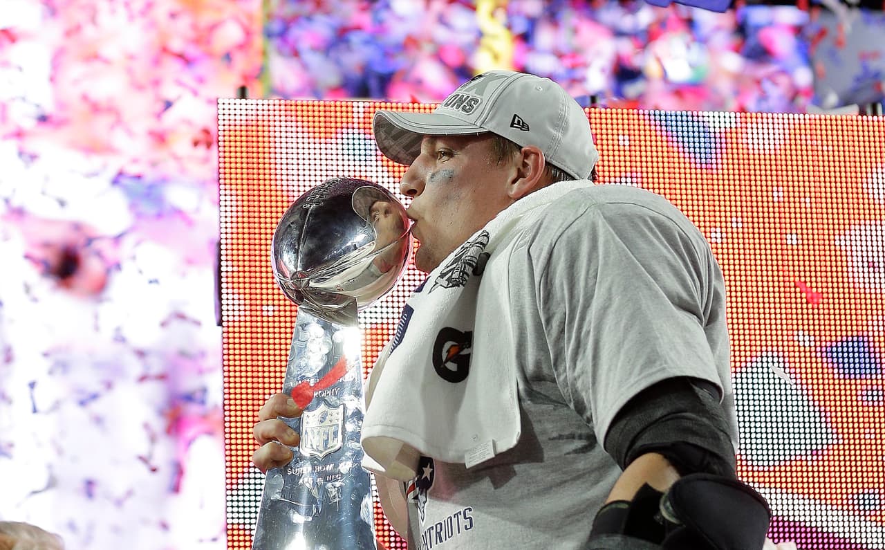 <b>Sus números en la NFL</b>
<br>- Ha disputado, hasta el momento, un total de 115 partidos y todos con los Patriots.
<br>- Recepciones: 602 (521 recepciones de temporada regular y 81 de playoffs),
<br>- Yardas: 9 mil 024 yardas (7 mil 861 yardas en temporada regular y 1,163 en playoffs)
<br>- Touchdowns: 91 (79 touchdowns en temporada regular y 12 en playoffs).
<br>- Ganador de los 3 Super Bowls (XLIX, LI y LIII).