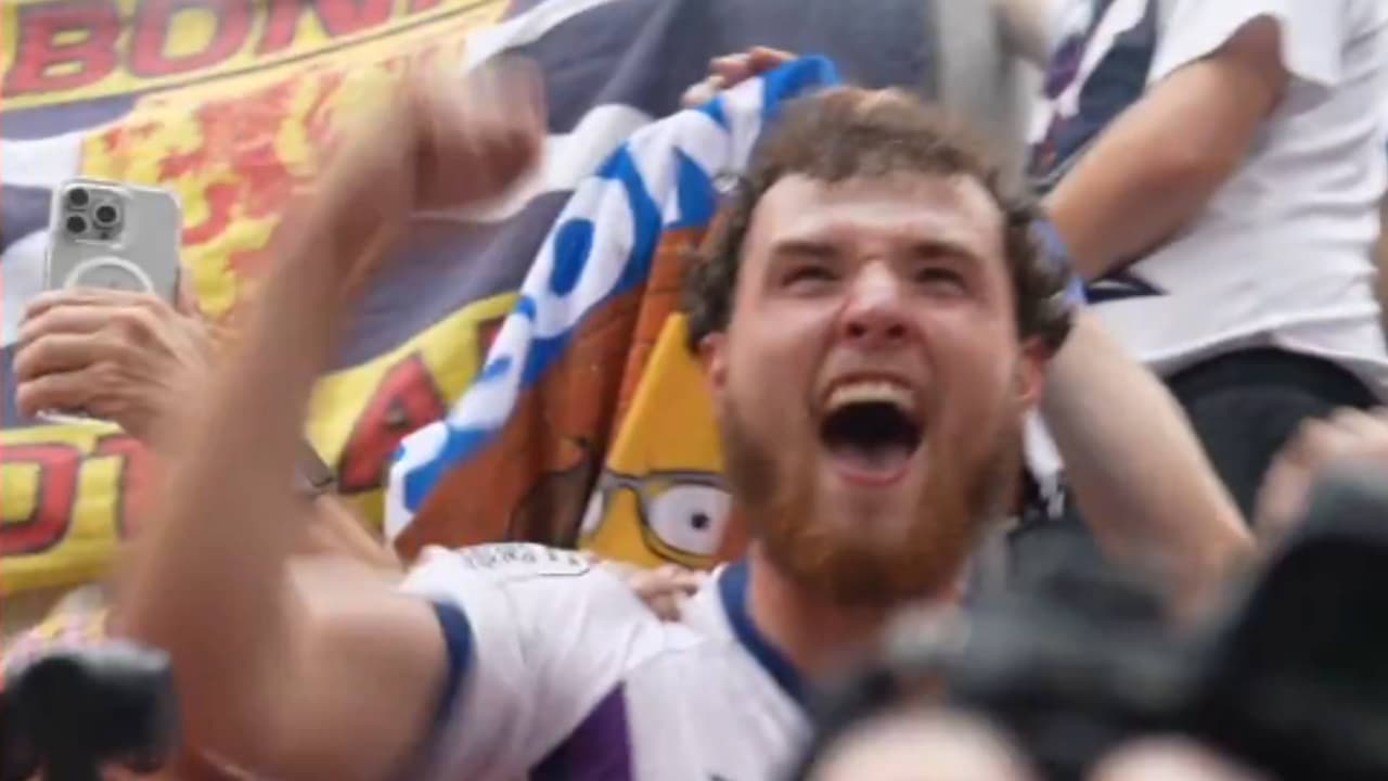 El aficionado que cruzó Estados Unidos caminando para ver a Escocia