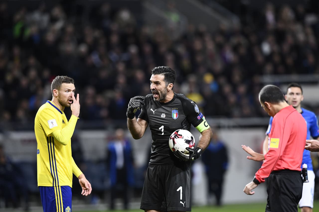 Suecia sorprendió con un estilo agresivo, presionando la salida de balón italiana y presionando con todo.