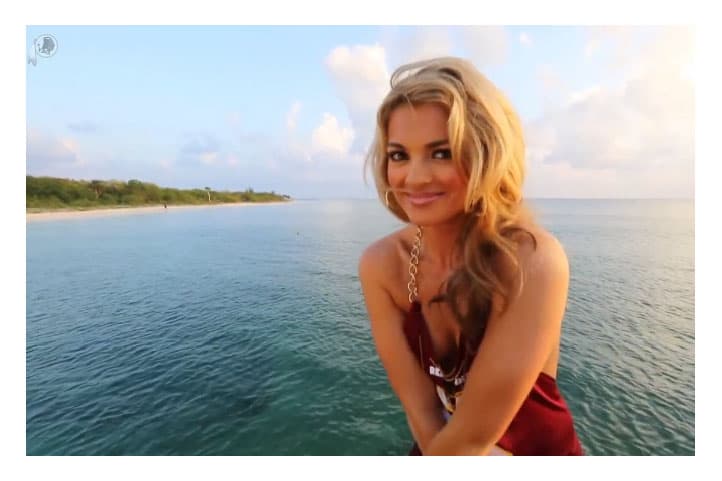Ella es Kirsten, una belleza de segundo año de las Washington Redskins que podrás disfrutar con sus mejores tomas.