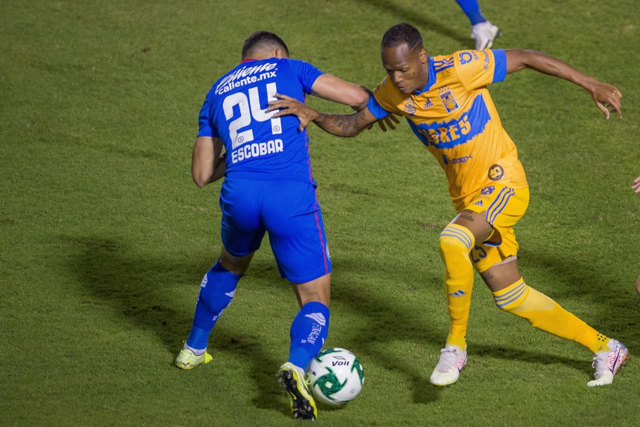 Cruz Azul vence 1-3 a Tigres en el volcán y rasguñan su pase a las semifinales.