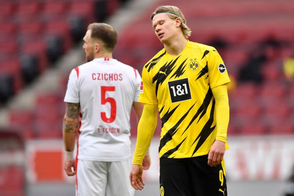 Haaland (3’, 90’) marcó doblete en el empate a dos goles entre el Colonia y Dortmund. El conjunto de la naciente estrella noruega llegó 43 unidades y los locales llegaron a 23.